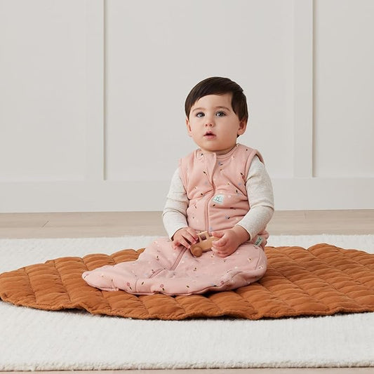 ergoPouch 2.5 Tog Jersey Sleeping Bag – Arms-Out Baby Sleep Sack, Ideal Transition from Swaddling, Slim Fit Keeps Baby Secure & Comfortable, Soft Breathable Fabric (8-24 Months, Daisies)