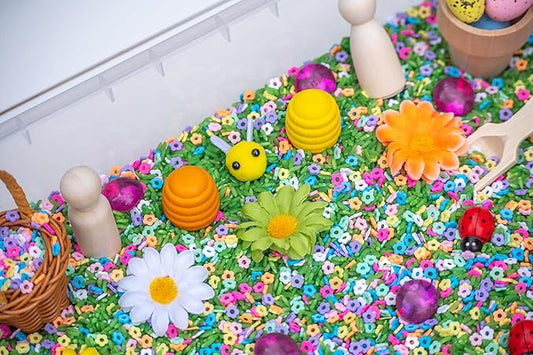 Spring Flower Sensory Bin Kit for Kids – Green Rice, Felt Bees, Wooden Eggs & Ladybugs, Floral Accessories & Wooden Tools – Includes Clear Storage Bin