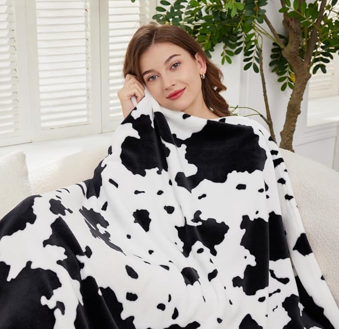 SeaRoomy Cow Print Blanket Soft Fuzzy Fleece Flannel Cow Throw Blanket for Couch Bed Cute Funny Cow Print Blanket for Adults Novelty Cool Birthday Gifts Gag Gifts for Adults Teens