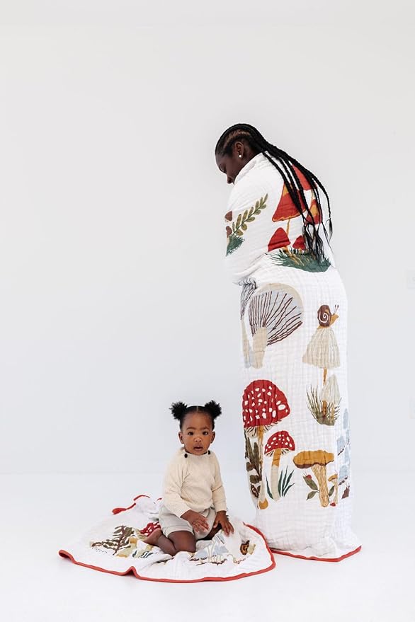 CLEMENTINE KIDS Twin Muslin Throw Blanket (Mushroom)