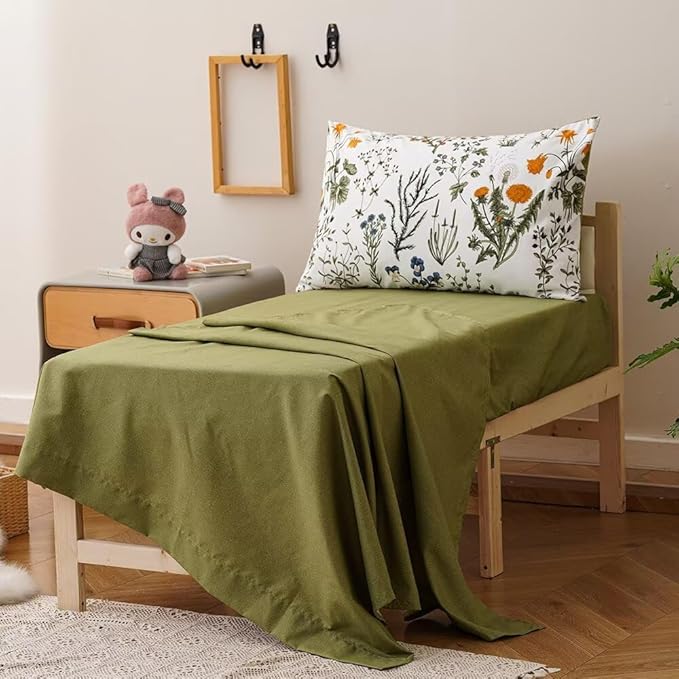 CLOTHKNOW 4 Pieces Floral Toddler Bedding Sets for Grils, Green Leaves Pattern on White, Soft Crib Bed Set Including Comforter, Flat Sheet, Fitted Sheet and Pillowcase, Green White