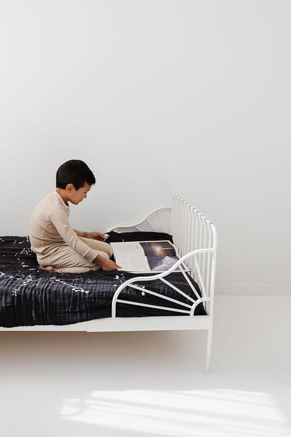CLEMENTINE KIDS Twin Muslin Throw Blanket (Astrology)