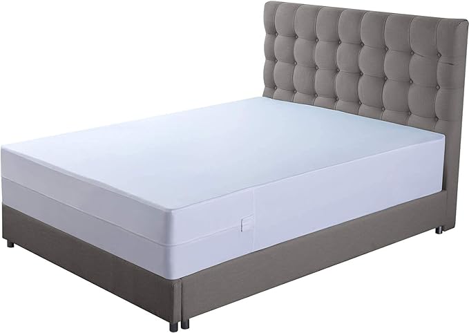 Utopia Bedding Waterproof Mattress Protector Queen Size, Zippered Mattress Encasement Bed Bug and Dust Mite Proof, Absorbent Six-Sided Mattress Cover