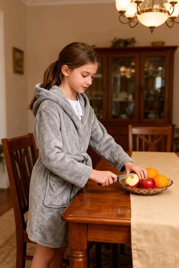 Boys Girls Robe Kids Flannel Hooded Bathrobe Sleepwear Pajamas Toddler Soft Plush Robes for Girls 2-16 Years