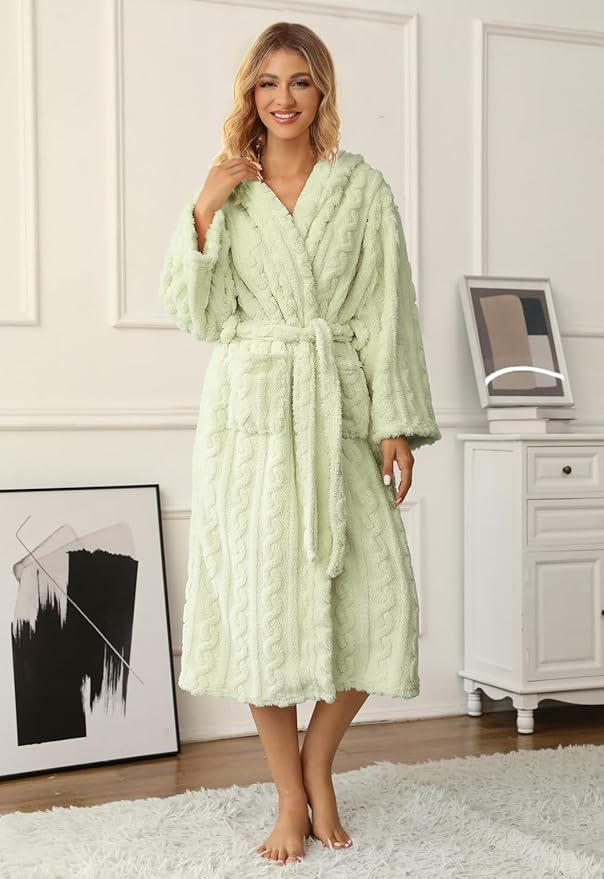 Umeyda Girls & Womens Twist Fleece Robes, Hooded Soft Warm Bath Robe for Kids Womens Fuzzy Bathrobe for Gifts