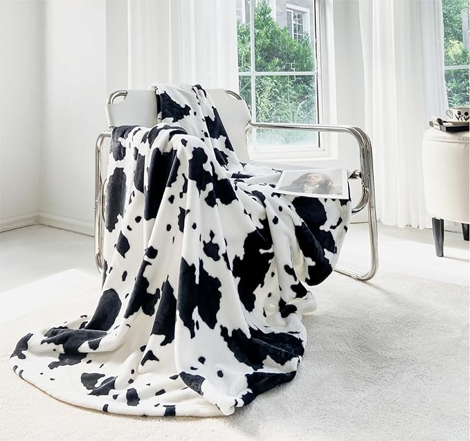 SeaRoomy Cow Print Blanket Soft Fuzzy Fleece Flannel Cow Throw Blanket for Couch Bed Cute Funny Cow Print Blanket for Adults Novelty Cool Birthday Gifts Gag Gifts for Adults Teens