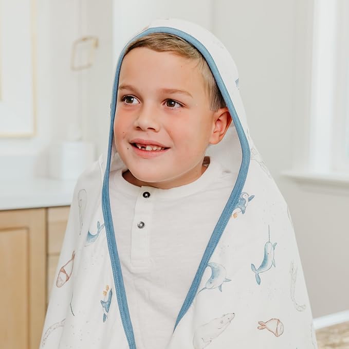 Arctic Wonder Premium Big Kid Hooded Towel