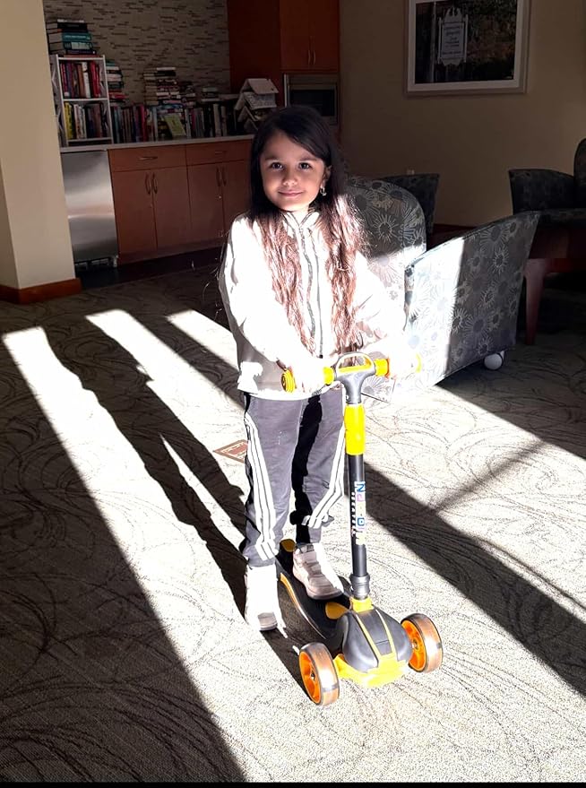 Nattork Kids Scooter for Age 3-8, Toddler Scooter with 4 Adjustable Height for Boys & Girls, Light Up 3-Wheels Foldable Kick Scooter, Lean to Steer, 120LB Weight Capacity