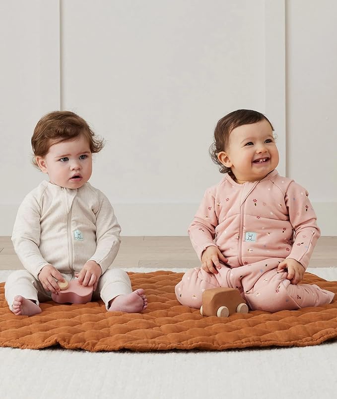 ergoPouch Sleep Onesie 3.5 TOG – Warm Baby Romper & Sleep Layer with Full-Zip, Guarding Against Blankets, Breathable & Movement-Friendly, Ideal for Transitional Sleeping (12-24 Months, Daisies)