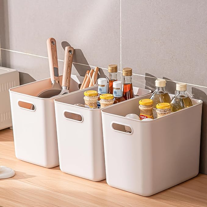 GUMEIGODA Plastic Storage Bins with lids,Storage Baskets,Container with handle,Storage Organizer Bins for Shelves,Office,Bedrooms,Closets, Cabinets(Gray,3L)
