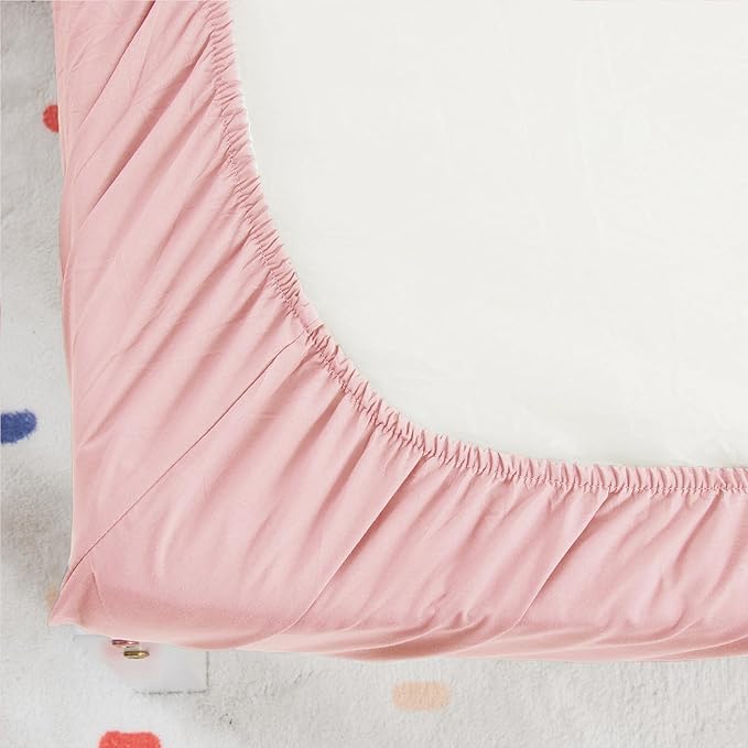 Wowelife Toddler Bedding Set, 4 Piece Toddler Bedding Soft and Breathable Crib Bedding Set, Includes Quilted Comforter, Flat Top Sheet, Fitted Sheet, Envelope Pillow Case for Boys and Girls, Pink