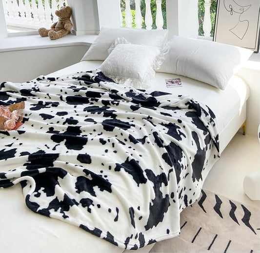 SeaRoomy Cow Print Blanket Soft Fuzzy Fleece Flannel Cow Throw Blanket for Couch Bed Cute Funny Cow Print Blanket for Adults Novelty Cool Birthday Gifts Gag Gifts for Adults Teens