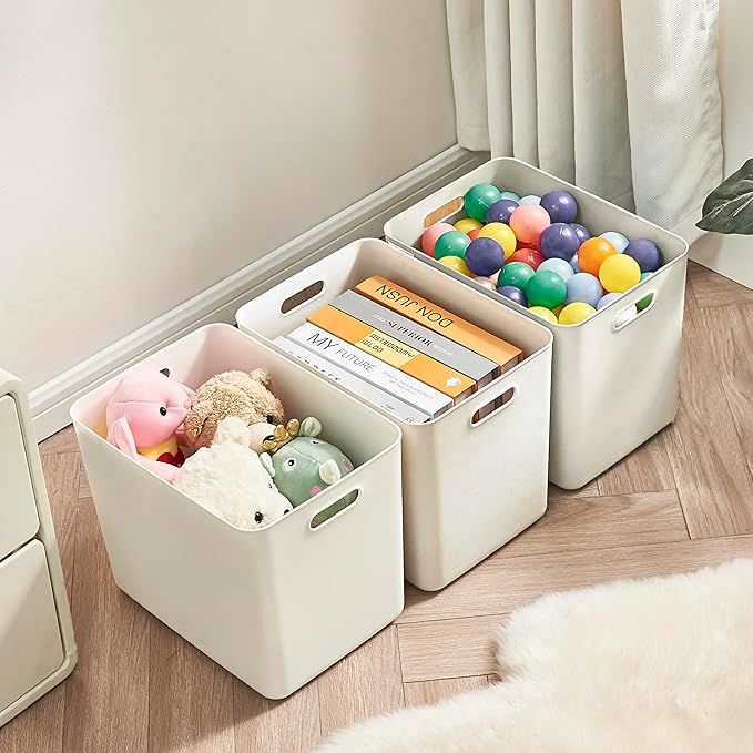 Gaoaodeyu 5 pack large plastic White storage bins with Lids, Toy Box Chest with Handle，Organizer Containers Baskets for Baby,Nursery，Shelves，Playroom, Bedroom，Office,Closet，home (White, 6XL)