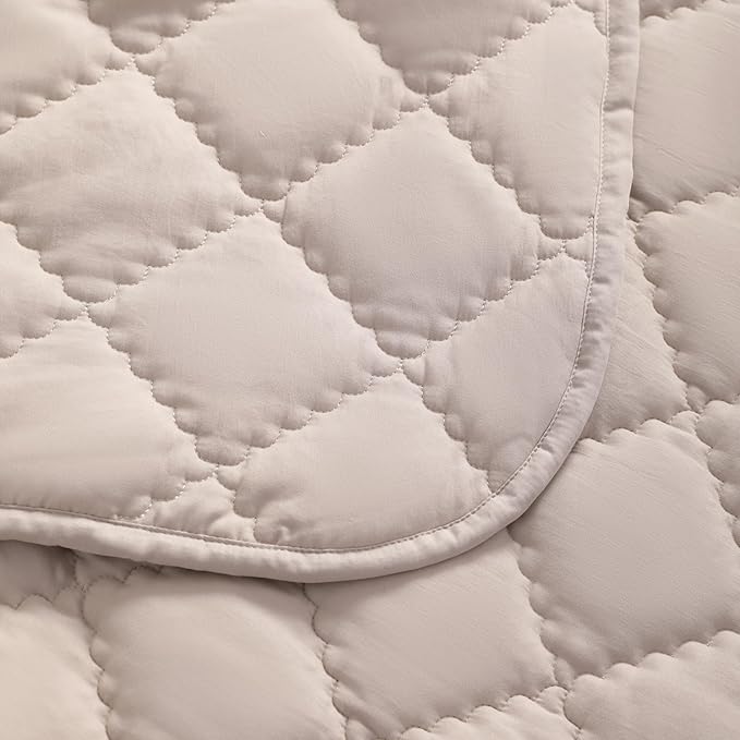 FLXXIE 4 Pieces Toddler Bedding Set, Soft and Breathable Microfiber Crib Sheet Set, Includes Quilted Comforter, Flat Top Sheet, Fitted Sheet, Envelope Pillow Case for Boys and Girls, Light Taupe