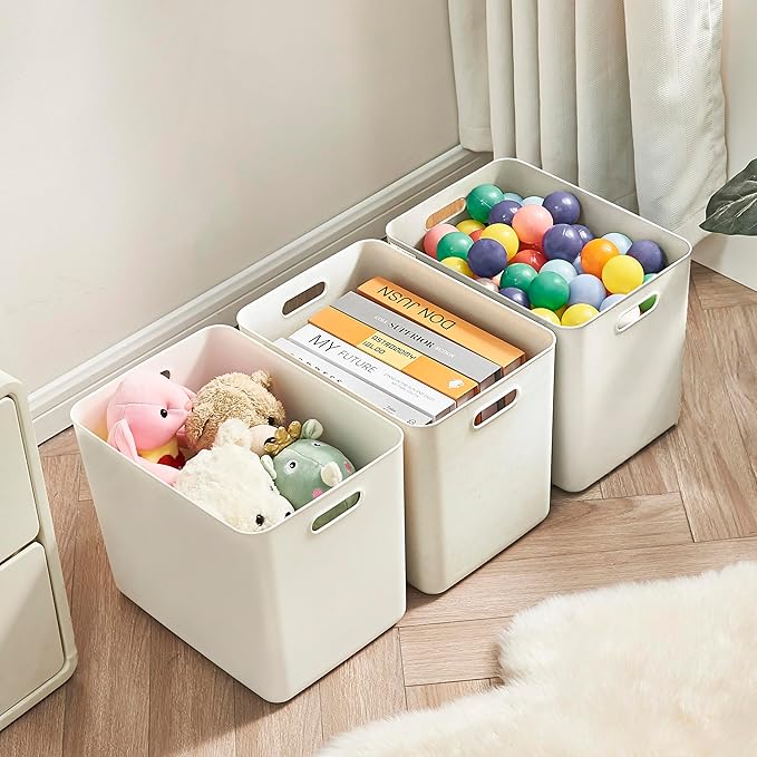 Gaoaodeyu 5 pack large plastic White storage bins with Lids, Toy Box Chest with Handle，Organizer Containers Baskets for Baby,Nursery，Shelves，Playroom, Bedroom，Office,Closet，home (White, 5XL+5S)