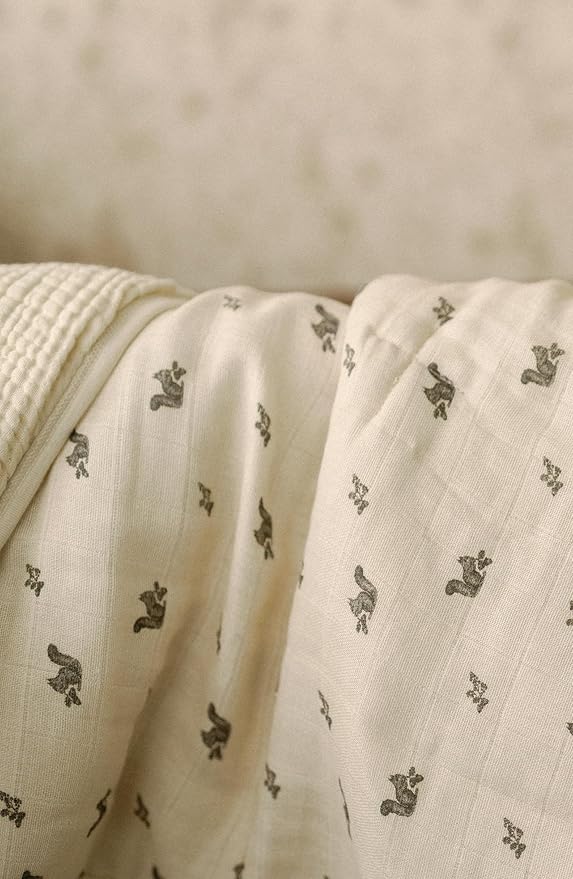 Oilo 100% Organic Premium Cotton Muslin Crib Quilt & Sham Set, (45" x 60") Print and Solid Sides, Extra-Soft & Lightweight, Fits Toddler Beds, Heirloom Organic Collection, Squirrel