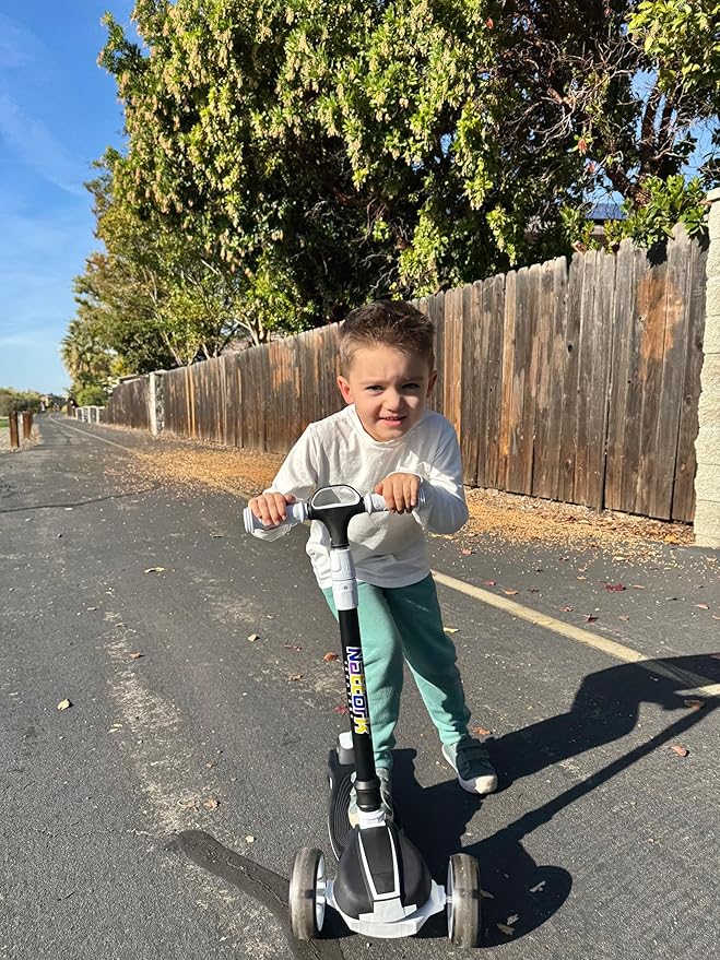 Nattork Kids Scooter for Age 3-8, Toddler Scooter with 4 Adjustable Height for Boys & Girls, Light Up 3-Wheels Foldable Kick Scooter, Lean to Steer, 120LB Weight Capacity